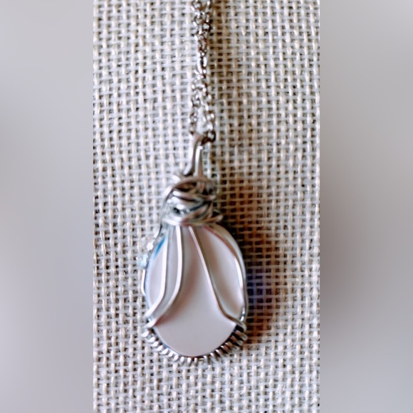 Northern Lights Aurora Borealis silver wirewrapped glass pendant necklace - Picture 4 of 4